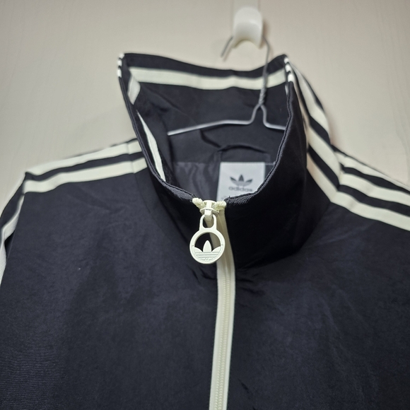 adidas Originals Basketball Shell Track Jacket JD5197 –‎ Black / Ivory  Sz L New - Picture 3 of 8